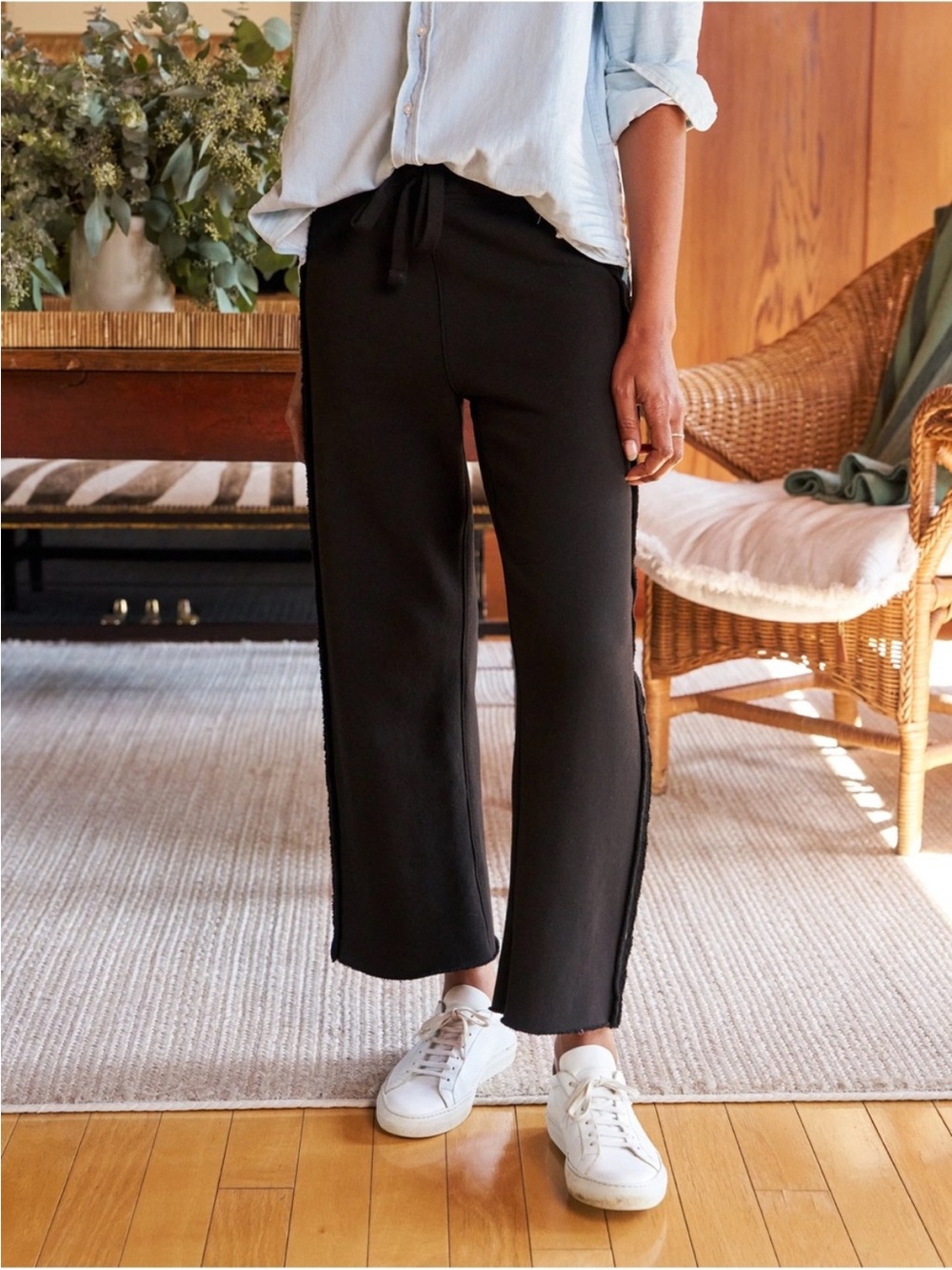 Frank & Eileen Bella Full Wide- leg Sweatpant
Size XL in Black